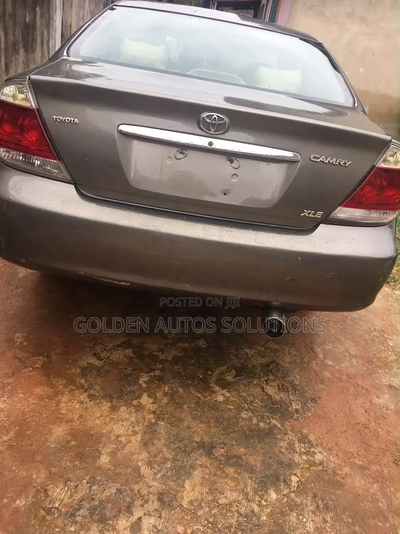 Toyota Camry XLE 4dr Sedan (2.4L 4cyl 4A) 2004
