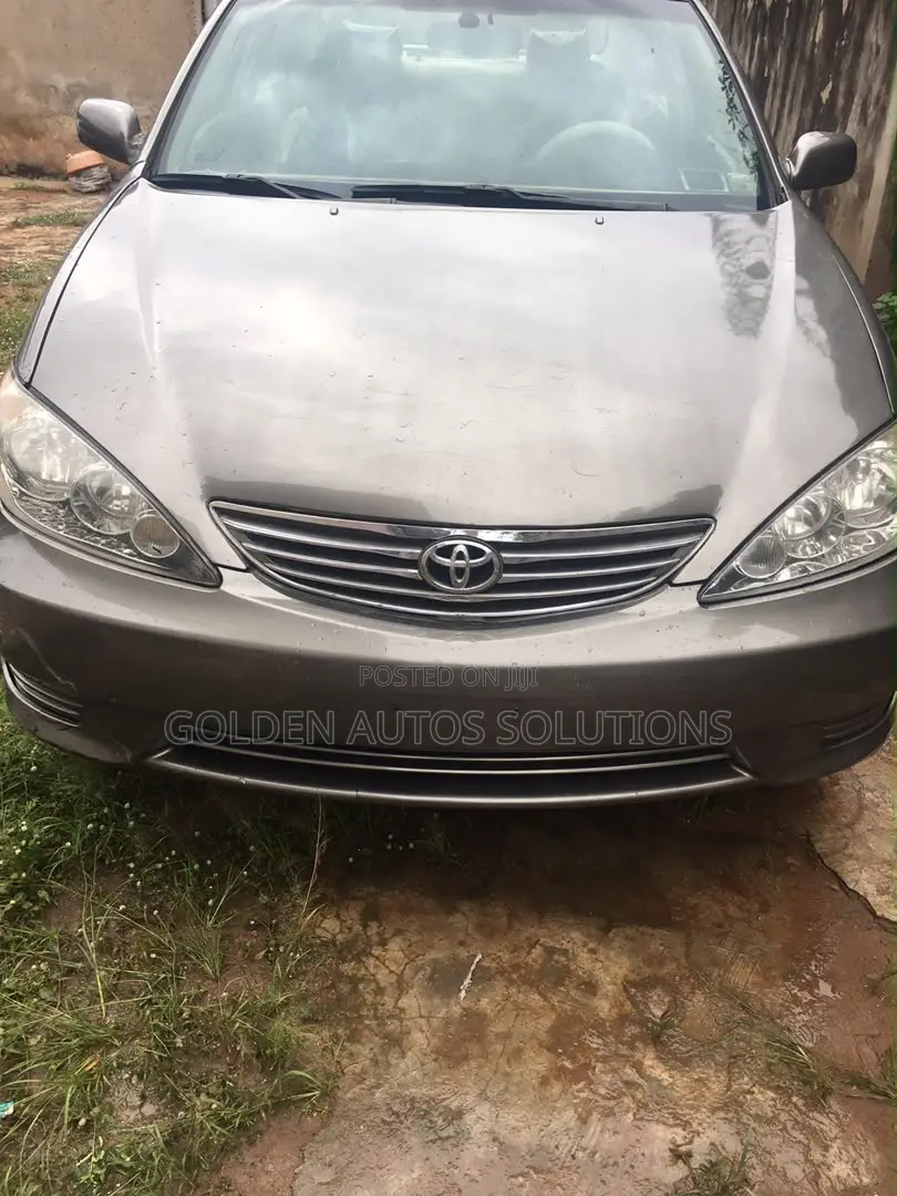 Toyota Camry XLE 4dr Sedan (2.4L 4cyl 4A) 2004