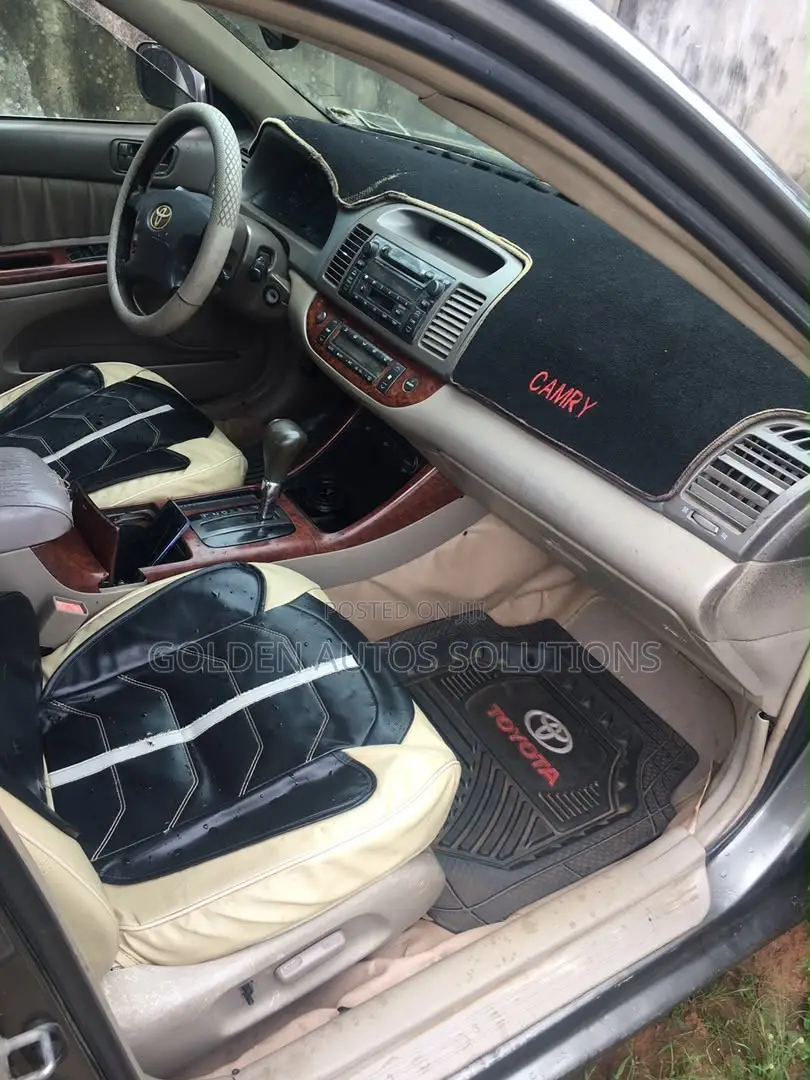 Toyota Camry XLE 4dr Sedan (2.4L 4cyl 4A) 2004