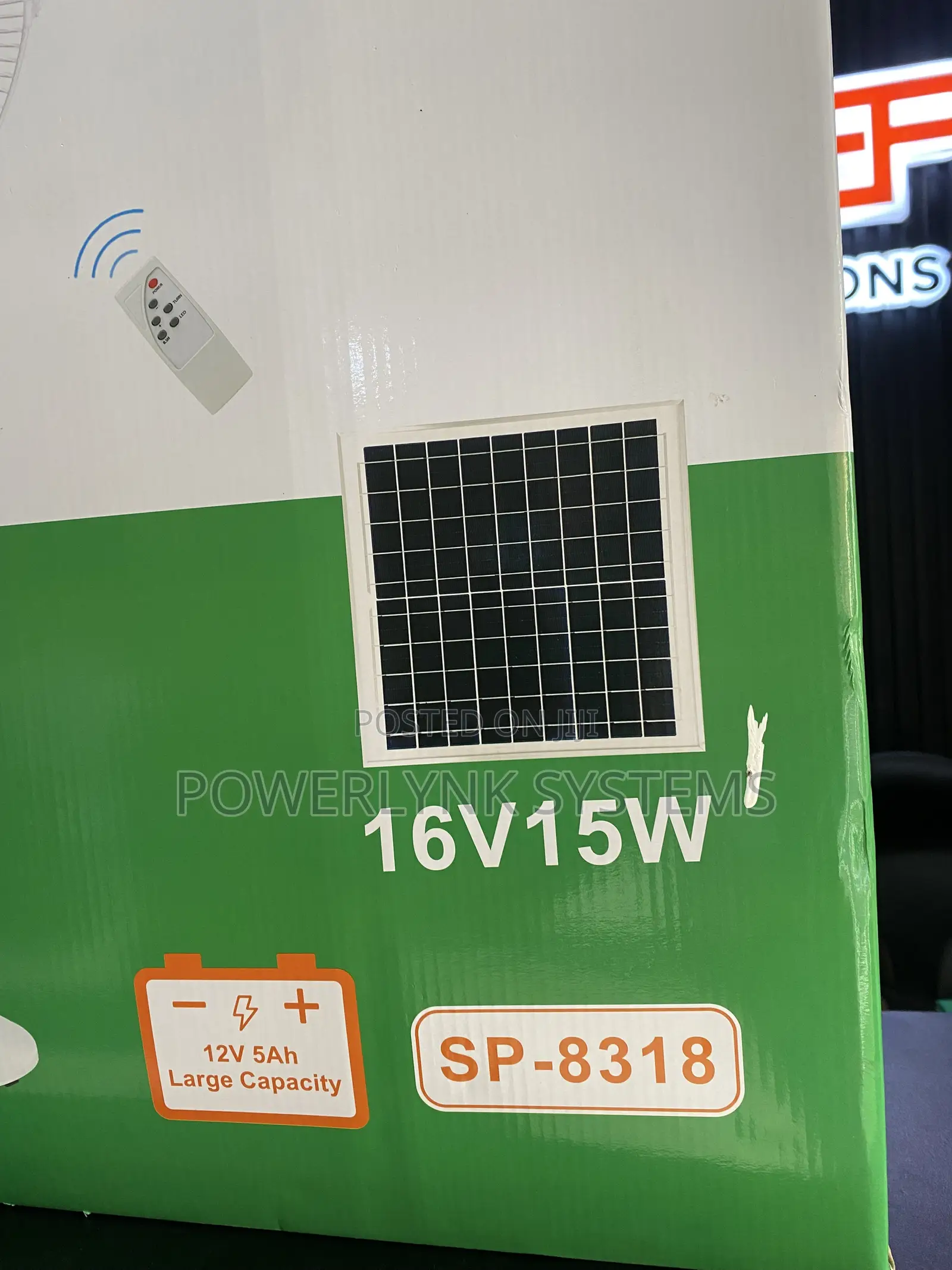 Sealed Point 18-Inch Solar Rechargeable Fan