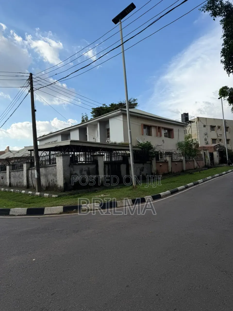 8bdrm Duplex in Zone 6 / Wuse for sale