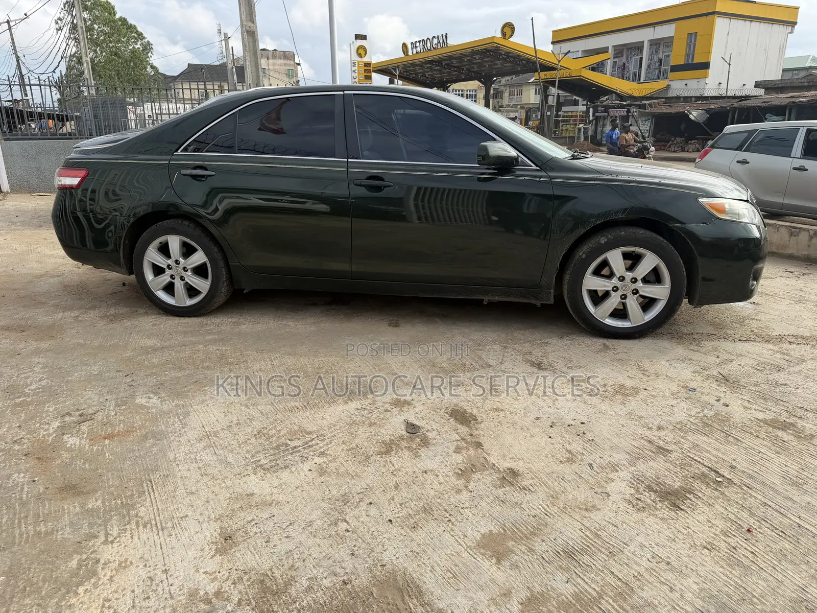 Toyota Camry LE 4dr Sedan (2.5L 4cyl 6AM) 2010 Gray