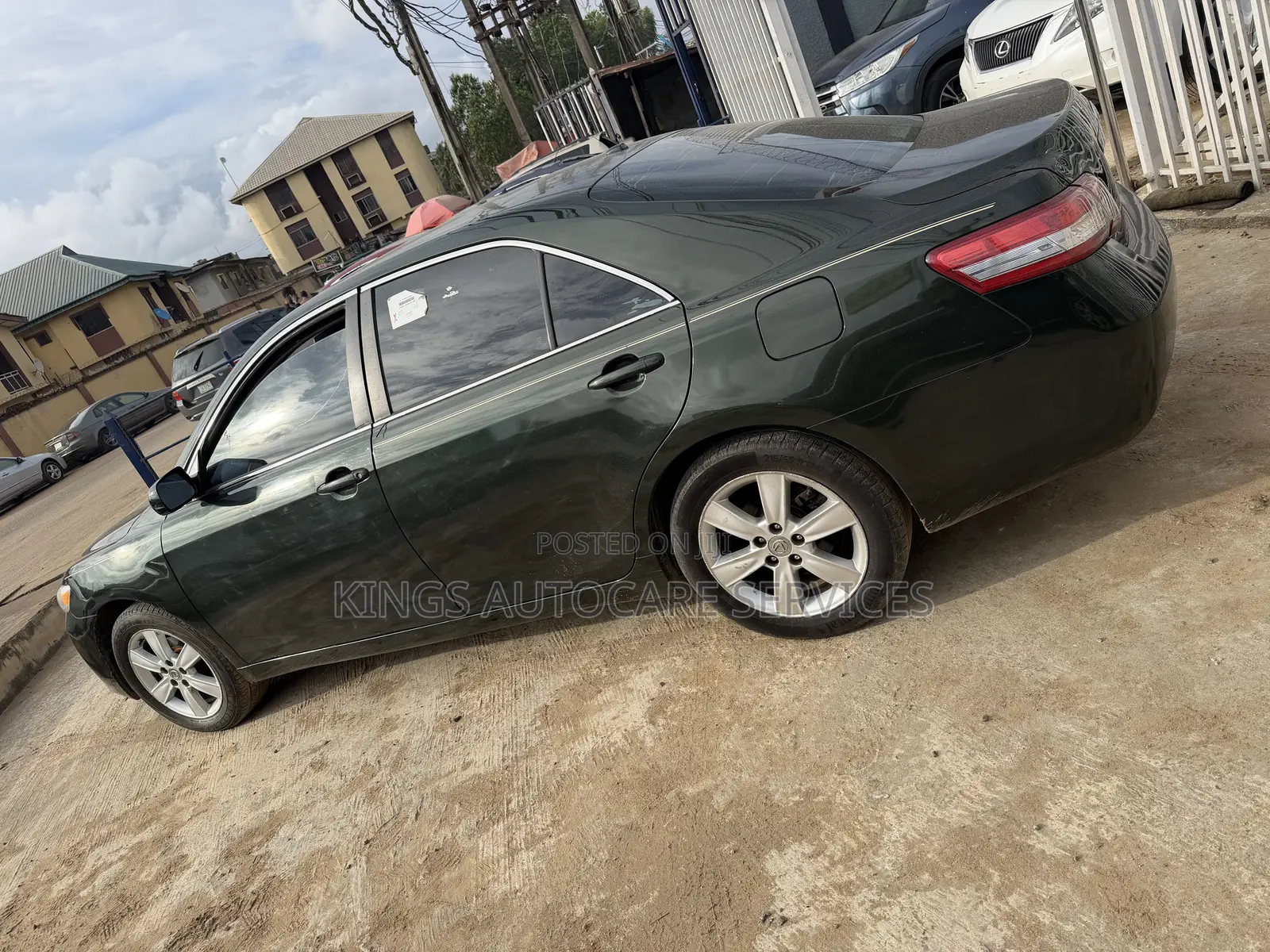 Toyota Camry LE 4dr Sedan (2.5L 4cyl 6AM) 2010 Gray