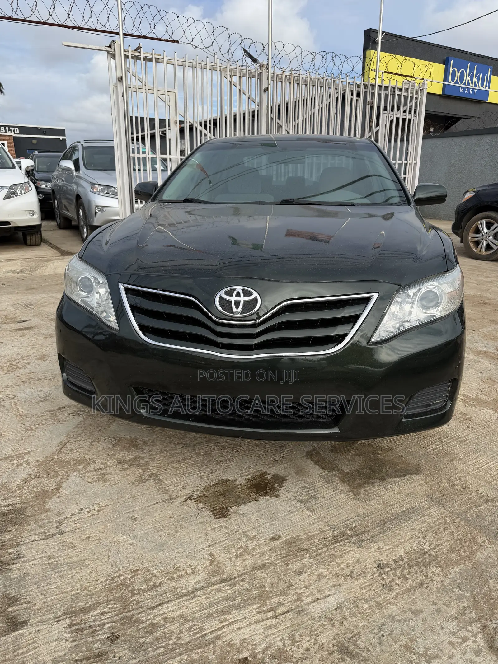 Toyota Camry LE 4dr Sedan (2.5L 4cyl 6AM) 2010 Gray