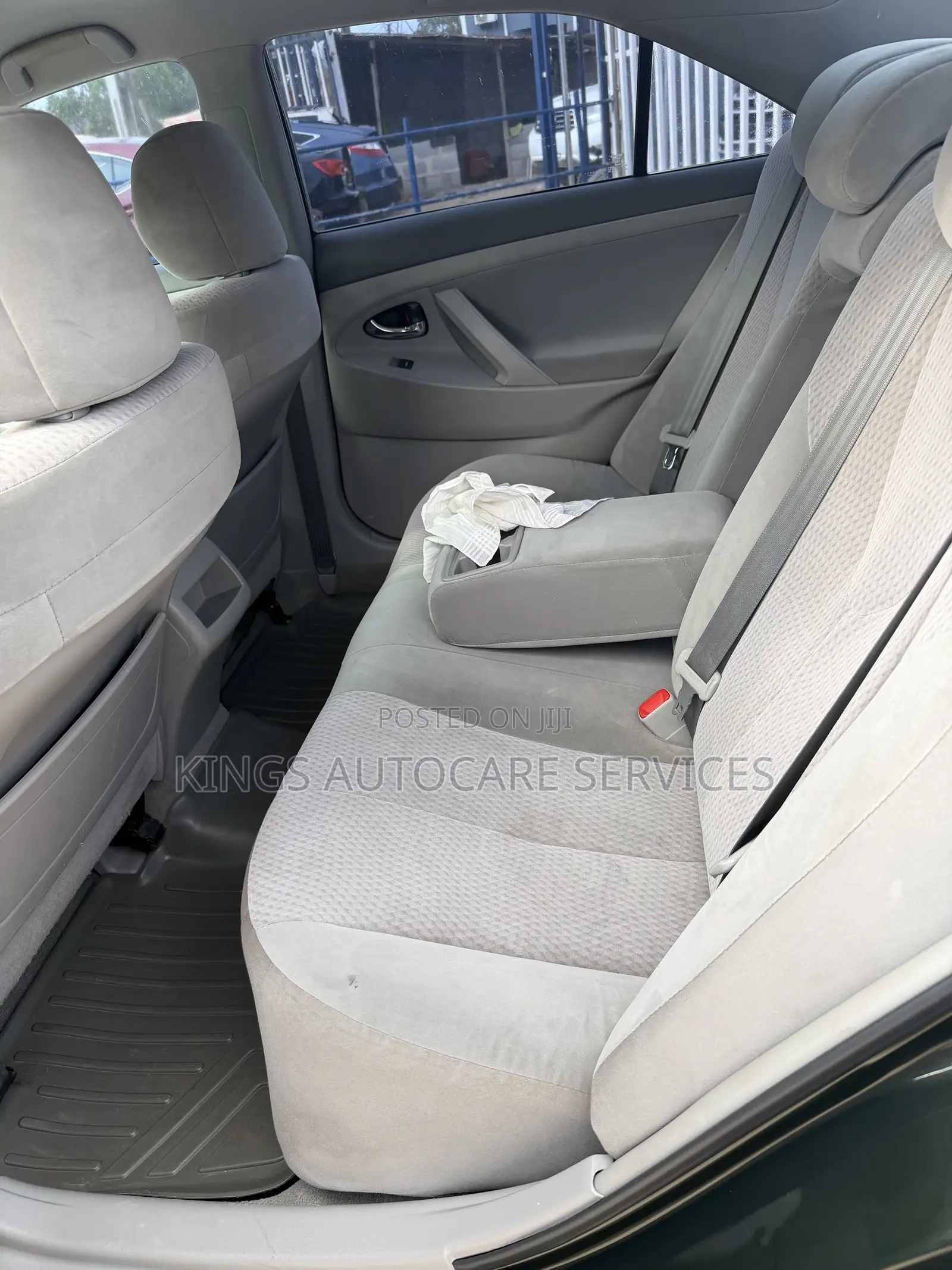 Toyota Camry LE 4dr Sedan (2.5L 4cyl 6AM) 2010 Gray