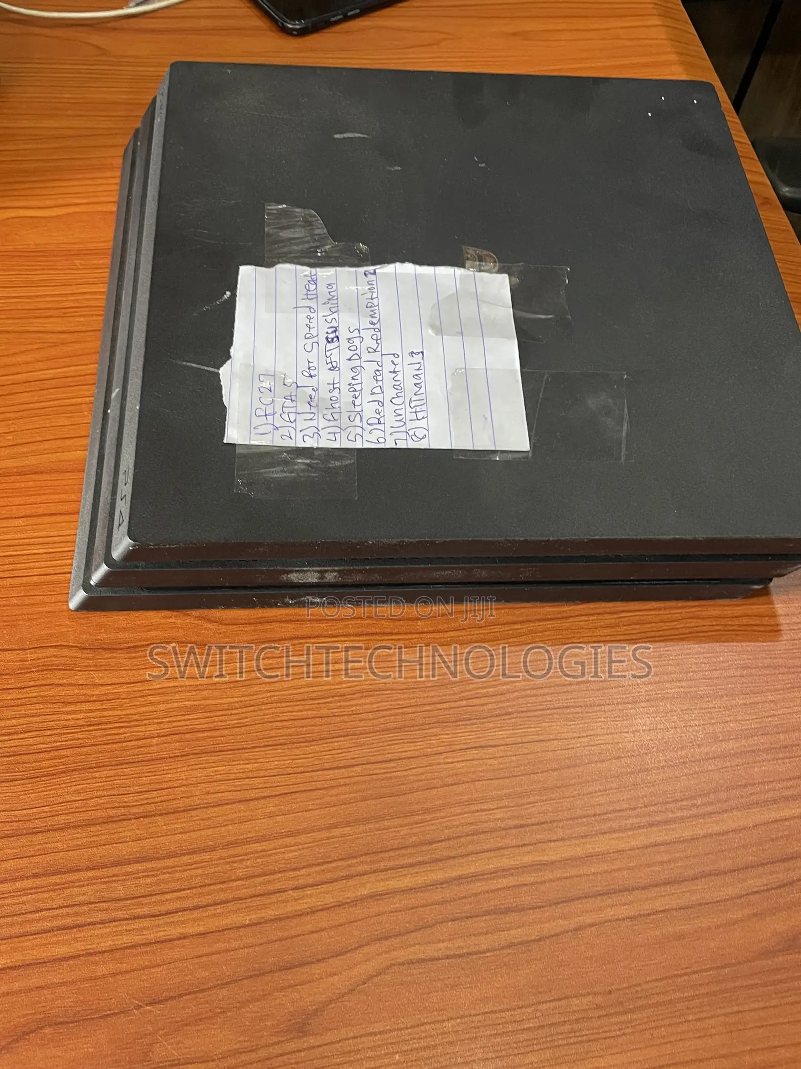 PlayStation 4Pro , 2 Pad , FC27 + 7 Games Installed