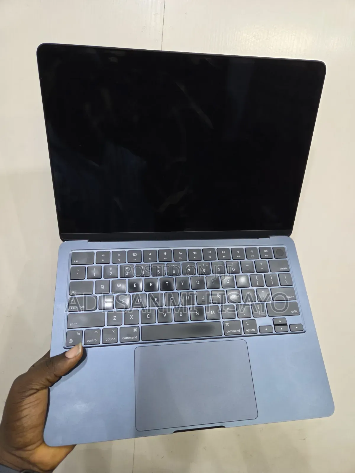 Laptop Apple MacBook Air 2024 M3 8GB Apple M3 SSD 256GB