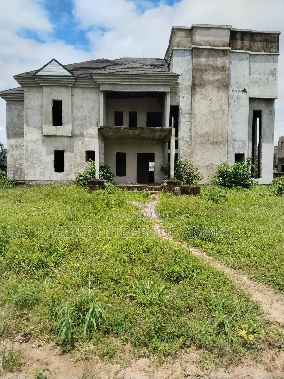 5bdrm Duplex in Nut Road, Ethiope East for sale