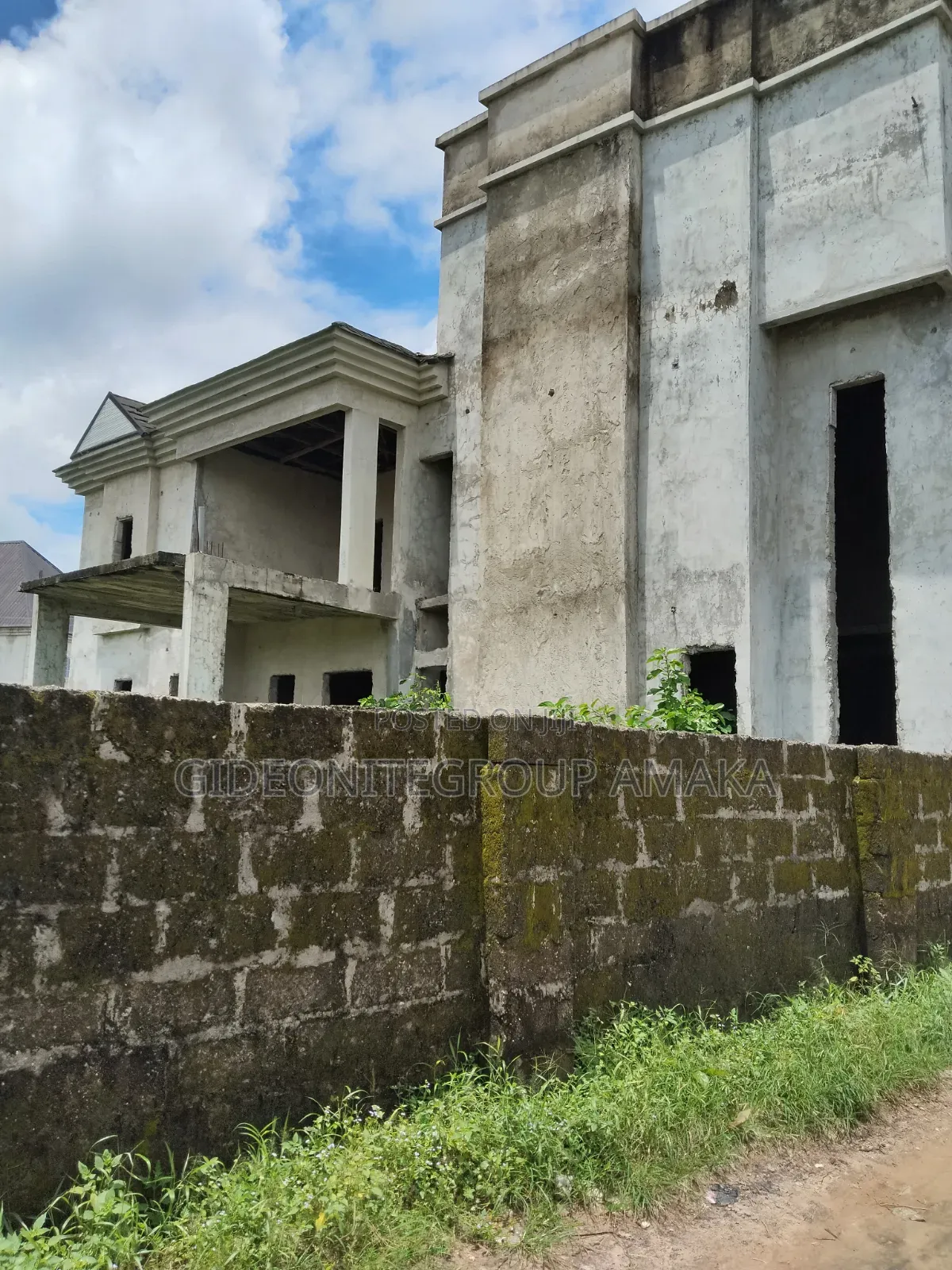 5bdrm Duplex in Nut Road, Ethiope East for sale
