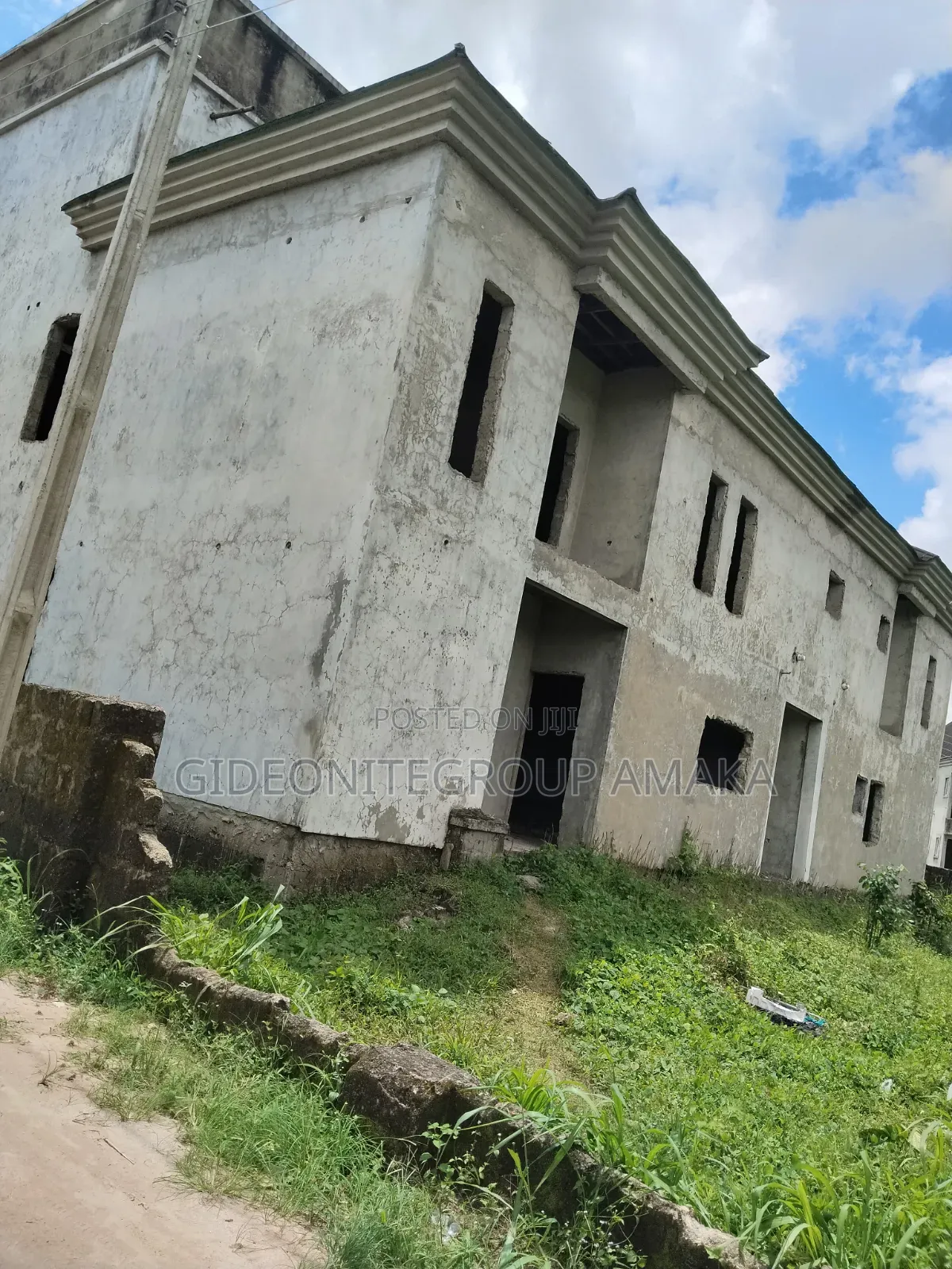 5bdrm Duplex in Nut Road, Ethiope East for sale