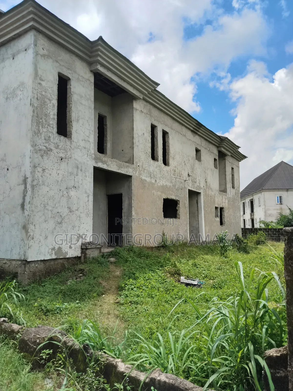 5bdrm Duplex in Nut Road, Ethiope East for sale