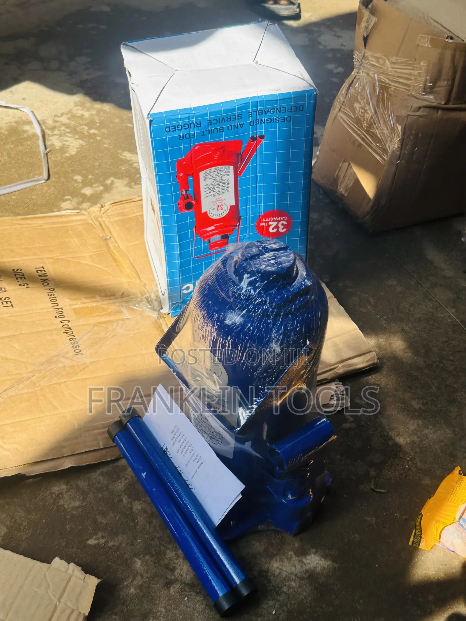 Heavy-Duty 32-Ton Hydraulic Bottle Jack