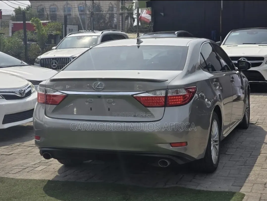 Lexus ES 2015 Gray