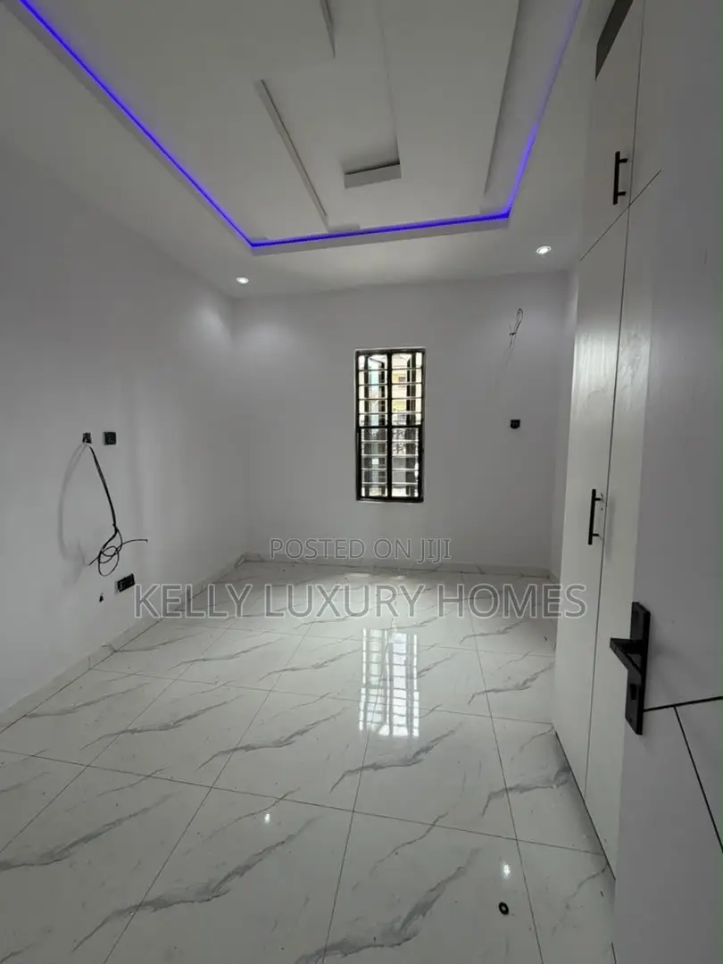 2bdrm Apartment in Igbo-efon for rent