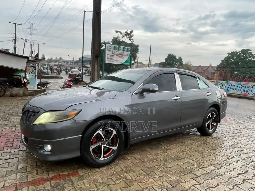 Toyota Camry 2.4 SE 2008 Gray