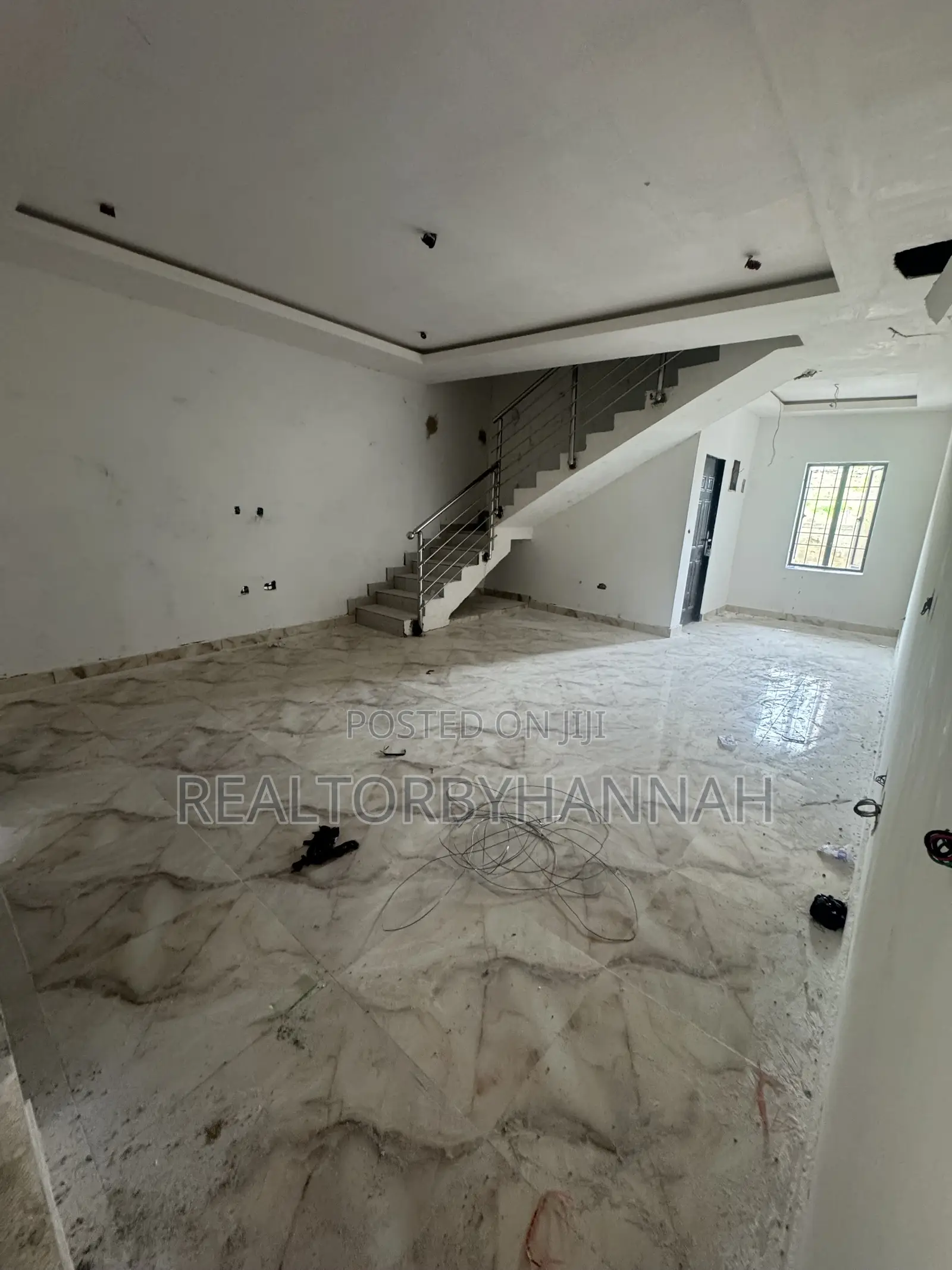 2bdrm Townhouse / Terrace in Beverly Hill’S Court, Ushafa for rent