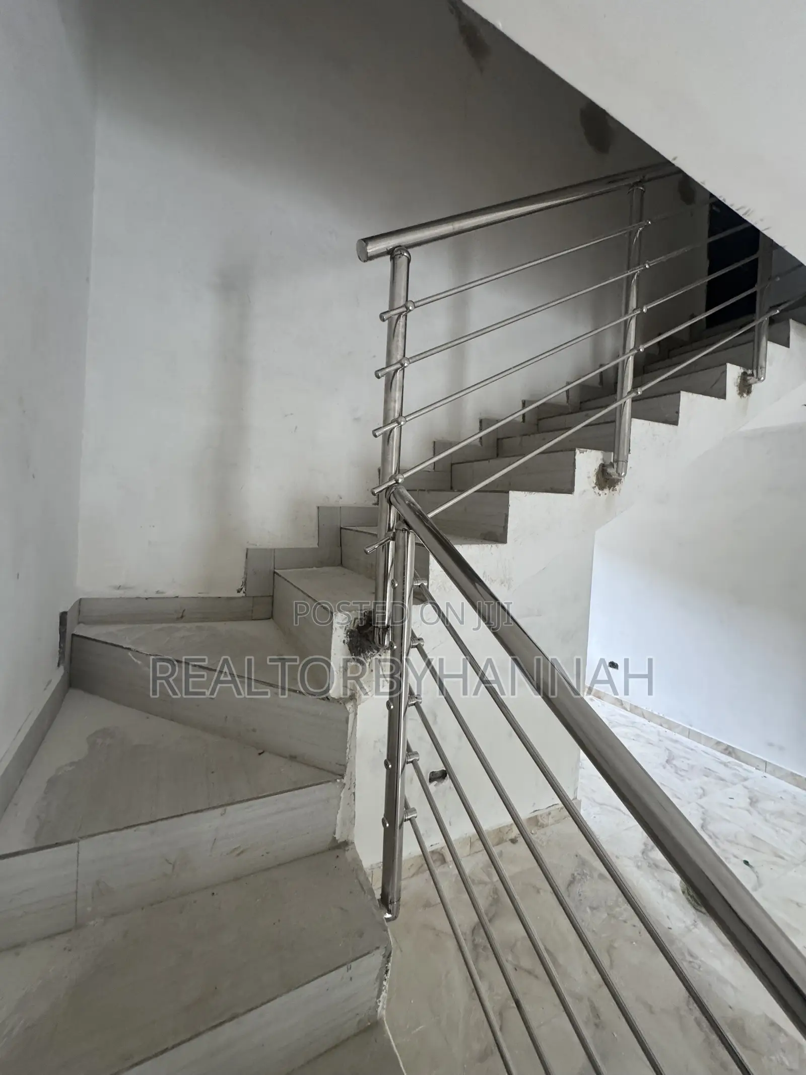 2bdrm Townhouse / Terrace in Beverly Hill’S Court, Ushafa for rent