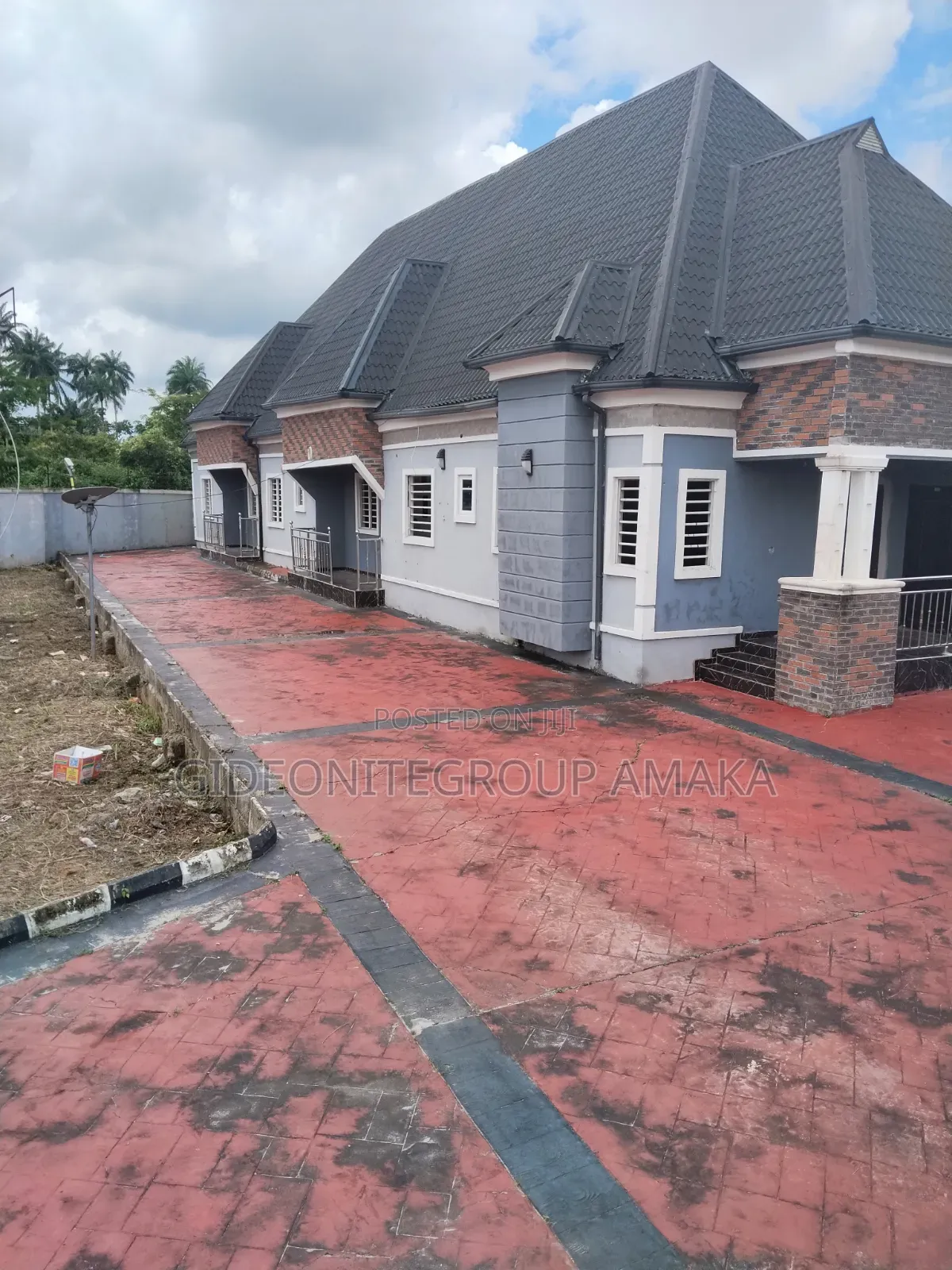 Mini Flat in Back Bz Hotel, Ethiope East for sale