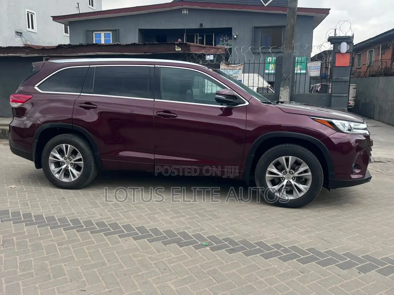 Toyota Highlander XLE 4dr SUV AWD (3.5L 6cyl 6A) 2015 Burgundy