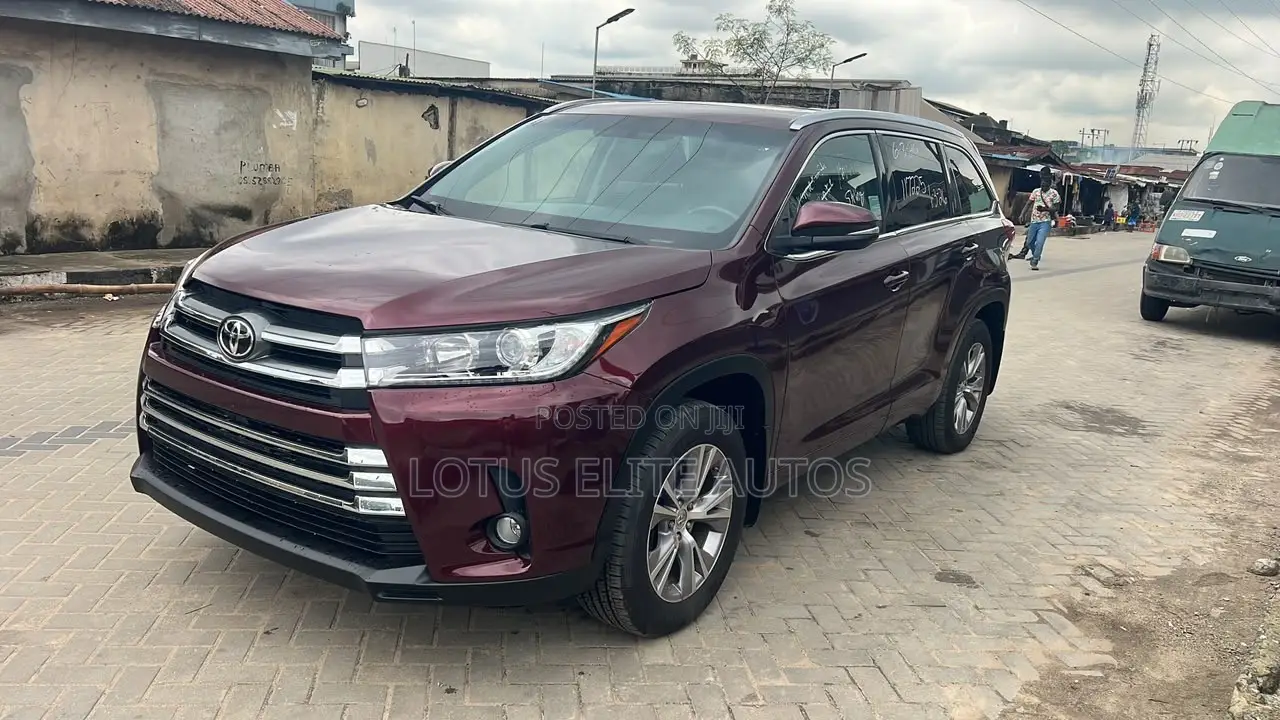 Toyota Highlander XLE 4dr SUV AWD (3.5L 6cyl 6A) 2015 Burgundy