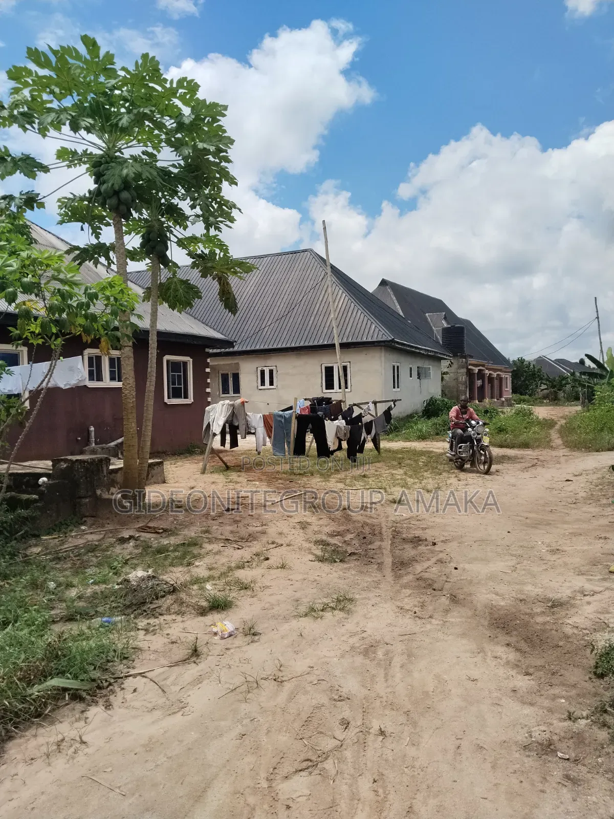 Mini Flat in Nut, Ethiope East for sale