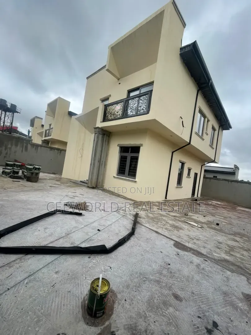 4bdrm Duplex in Jericho Gra for rent