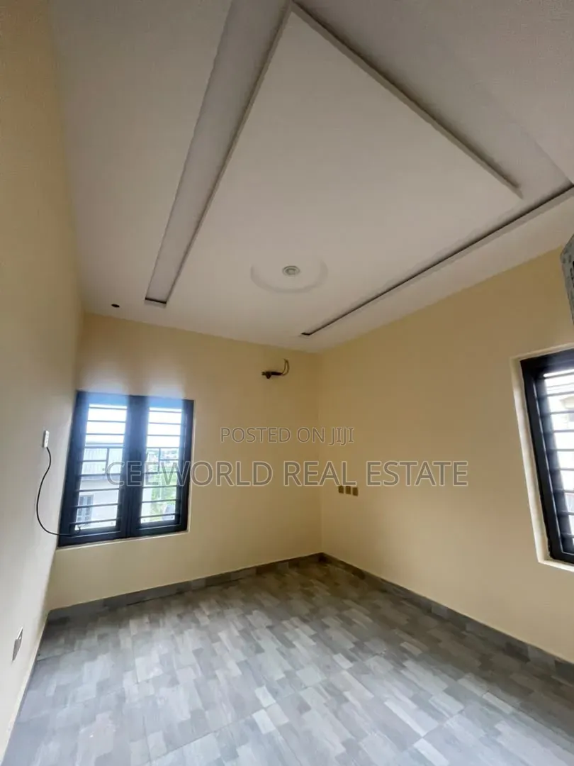 4bdrm Duplex in Jericho Gra for rent