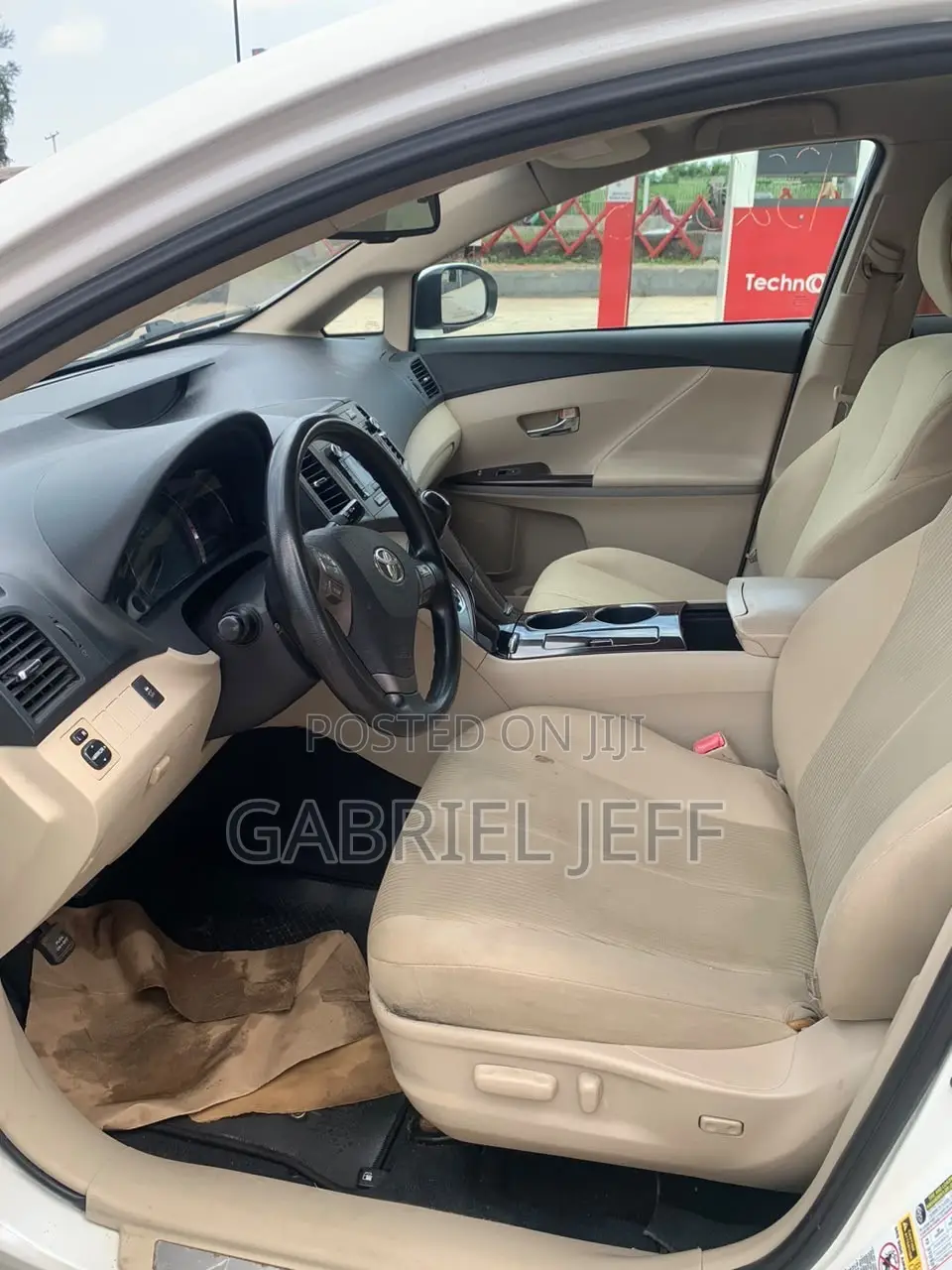 Toyota Venza LE 2010 White