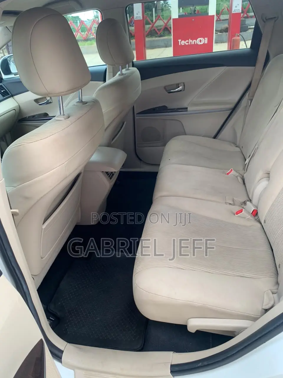 Toyota Venza LE 2010 White