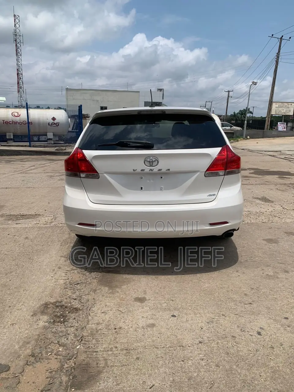 Toyota Venza LE 2010 White