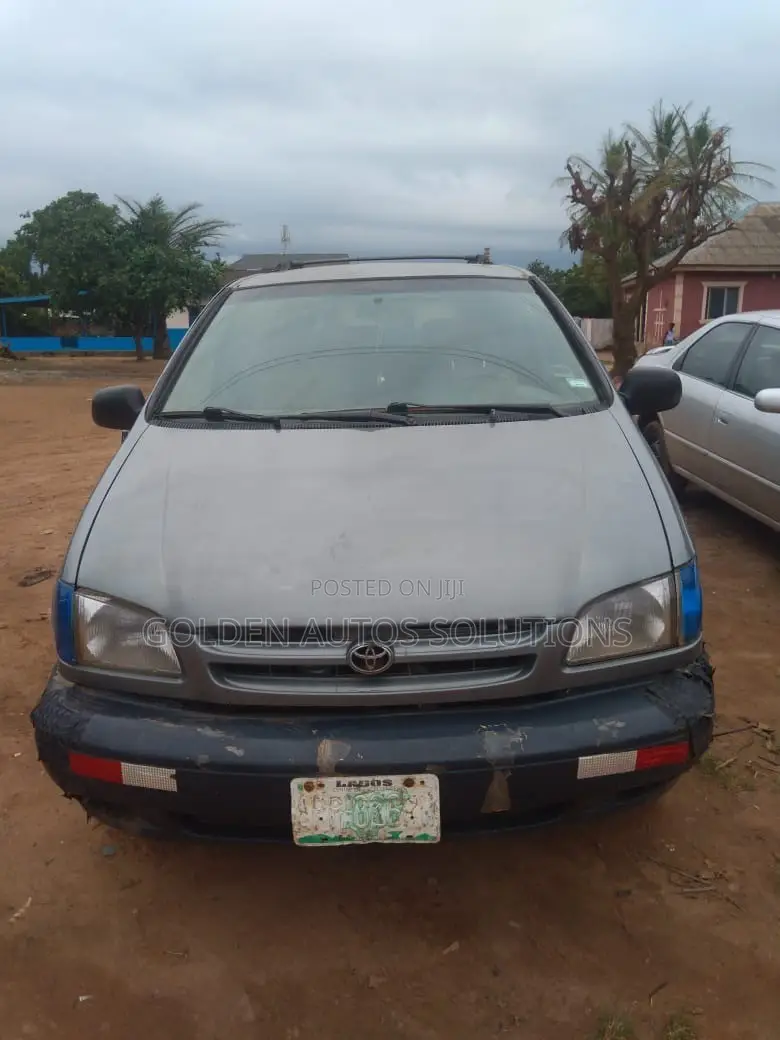 Toyota Sienna 2001