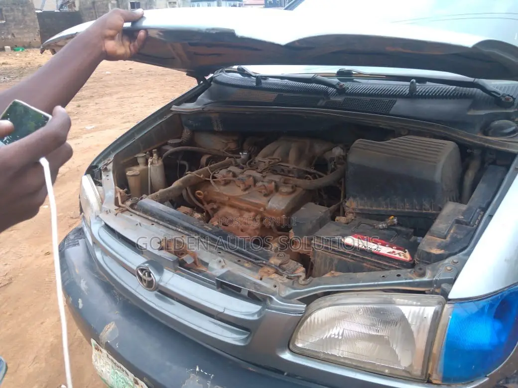 Toyota Sienna 2001
