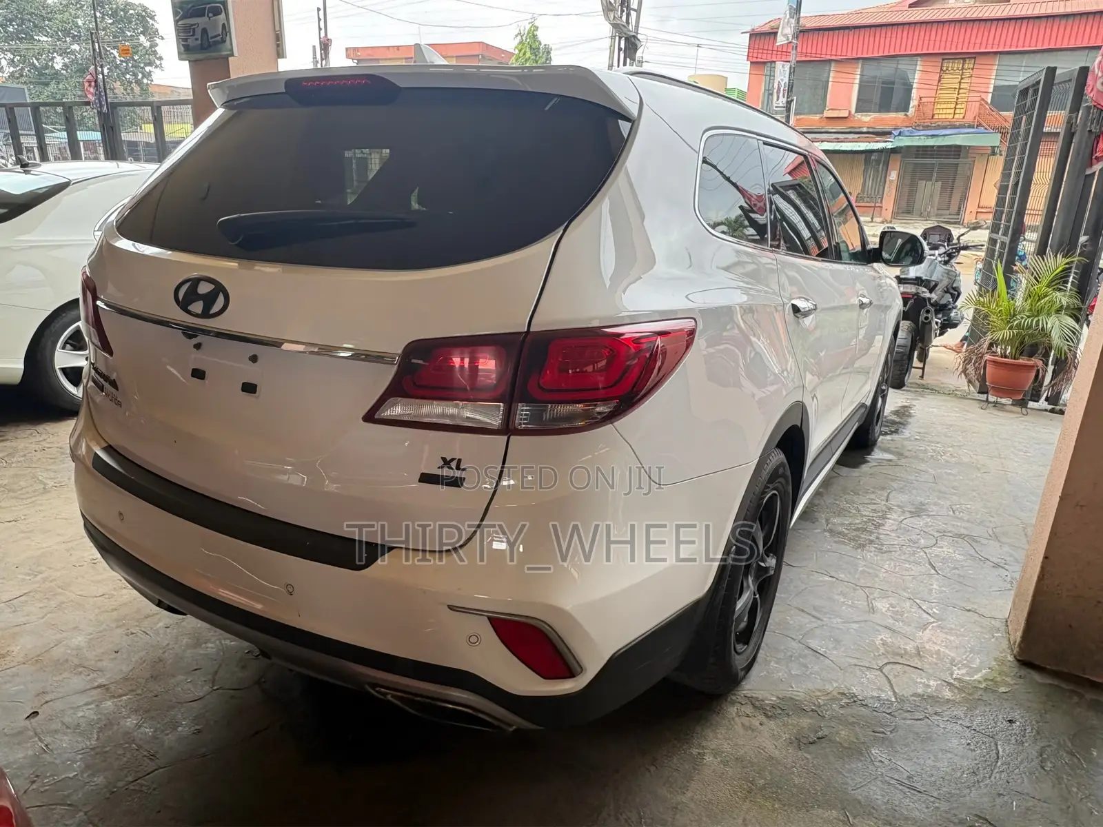 Hyundai Santa Fe 2016 White