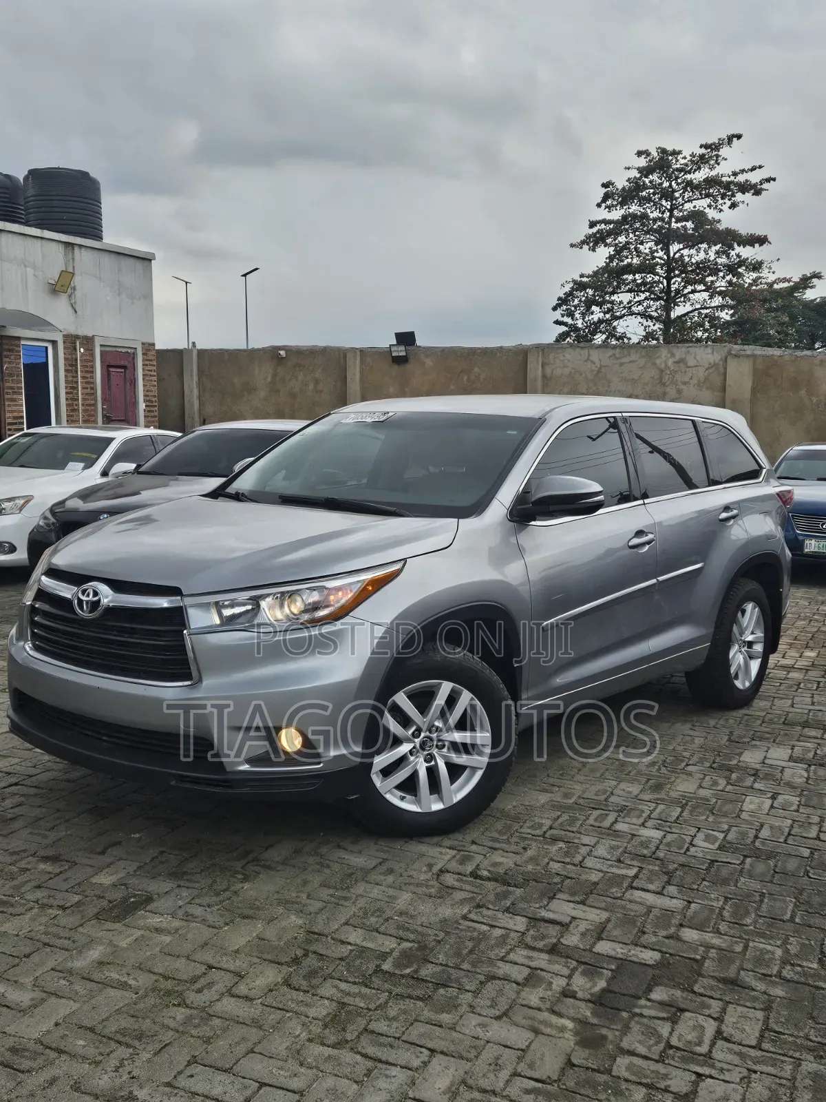 Toyota Highlander LE V6 4x4 (3.5L 6cyl 6A) 2016 Silver