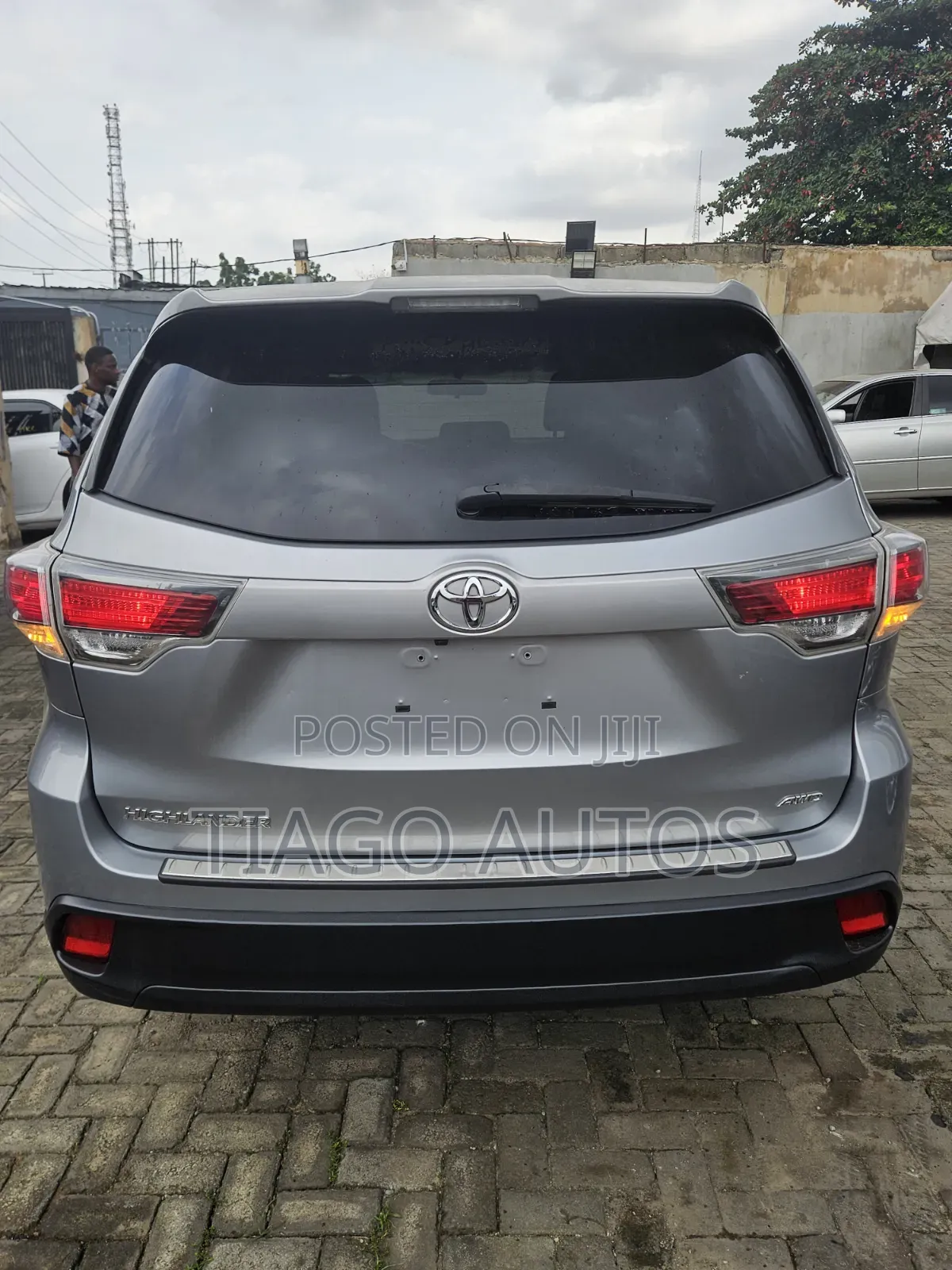 Toyota Highlander LE V6 4x4 (3.5L 6cyl 6A) 2016 Silver