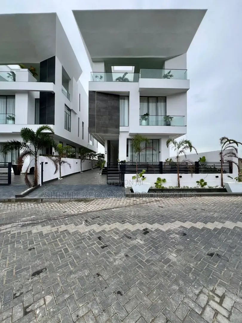 5bdrm Duplex in Osapa london for sale
