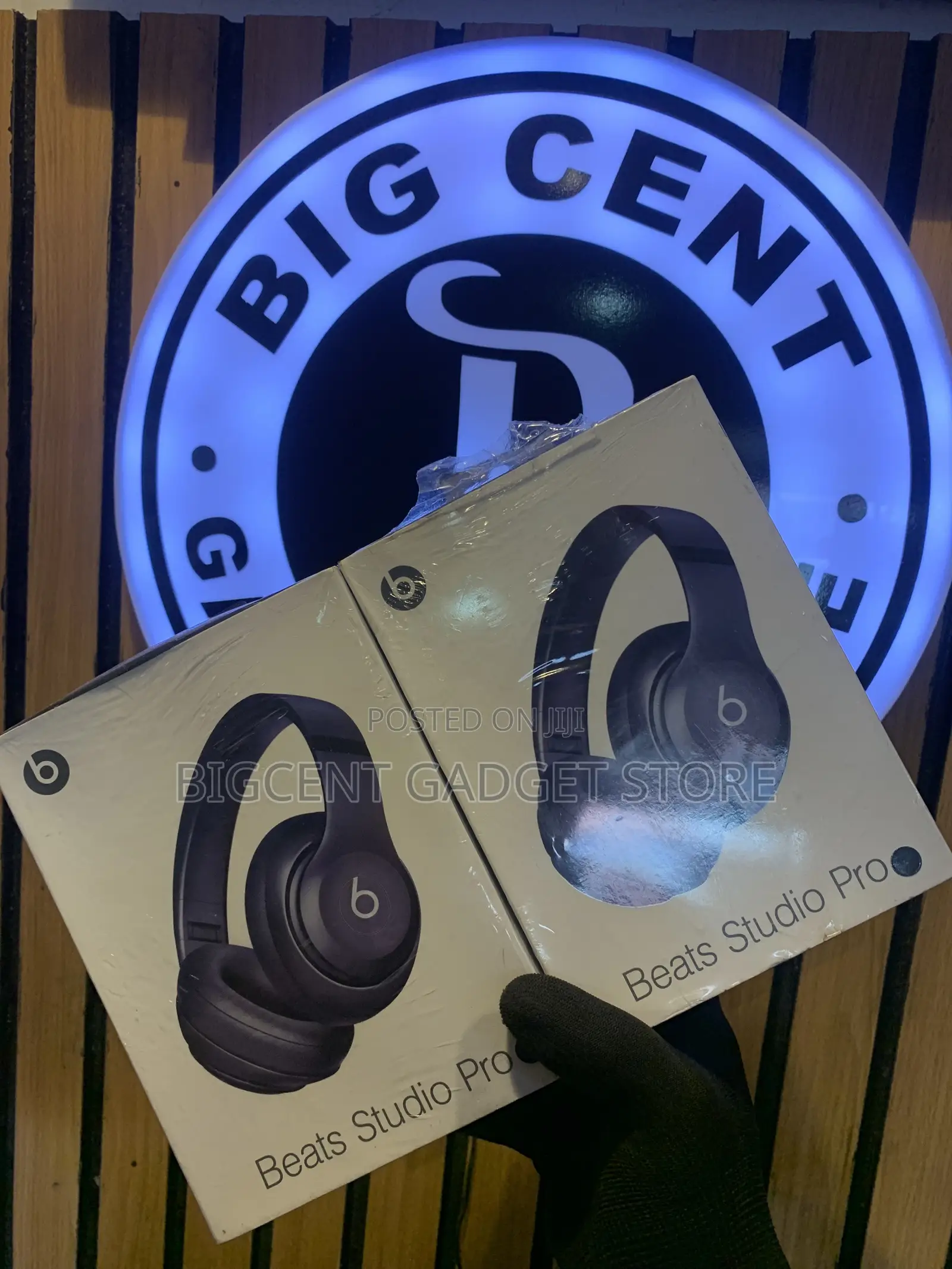 BRAND NEW HEADSET Beats Studio Pro