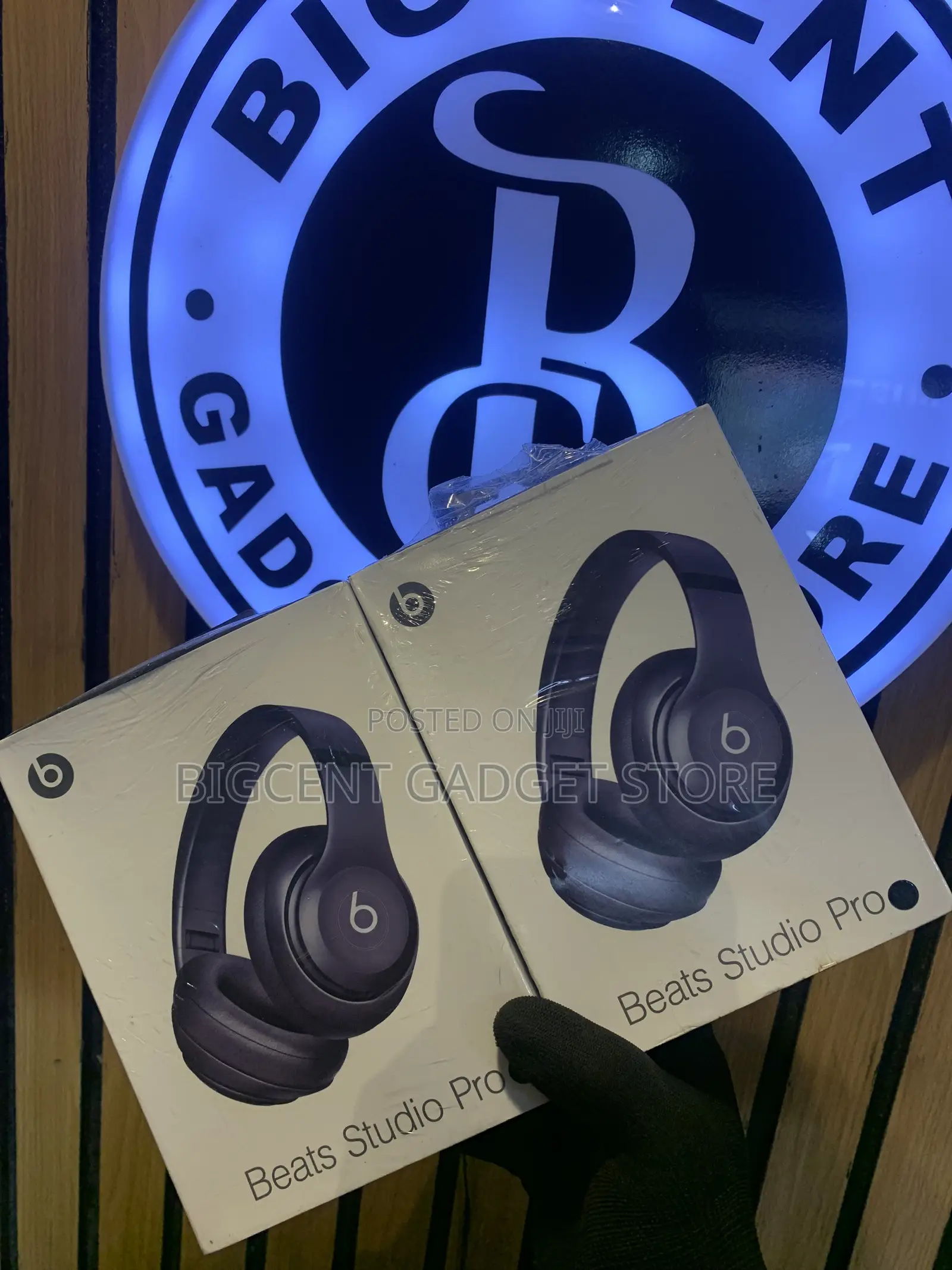 BRAND NEW HEADSET Beats Studio Pro