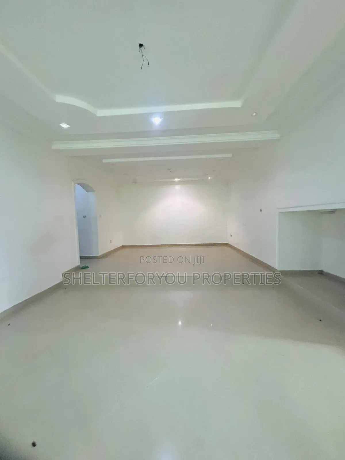 2bdrm Apartment in Lekki Phase 1 for rent