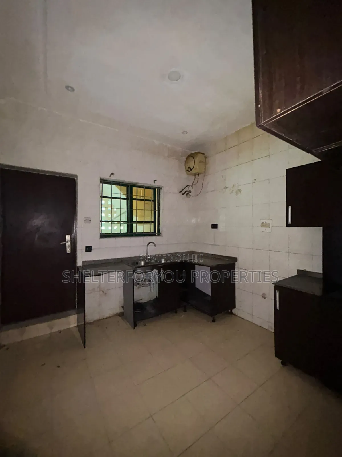 2bdrm Apartment in Lekki Phase 1 for rent
