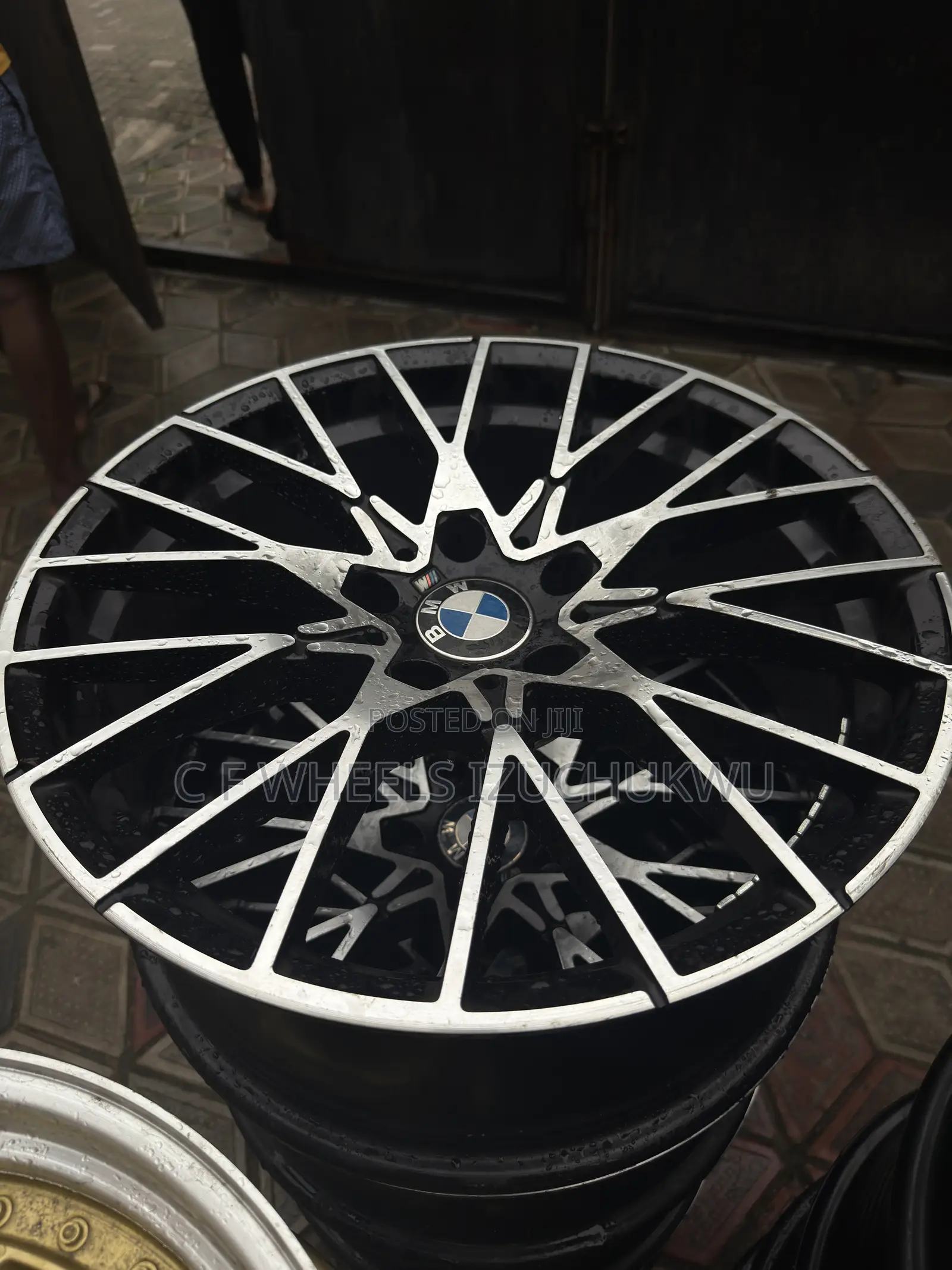 Staggered 18-Inch Rim for BMW