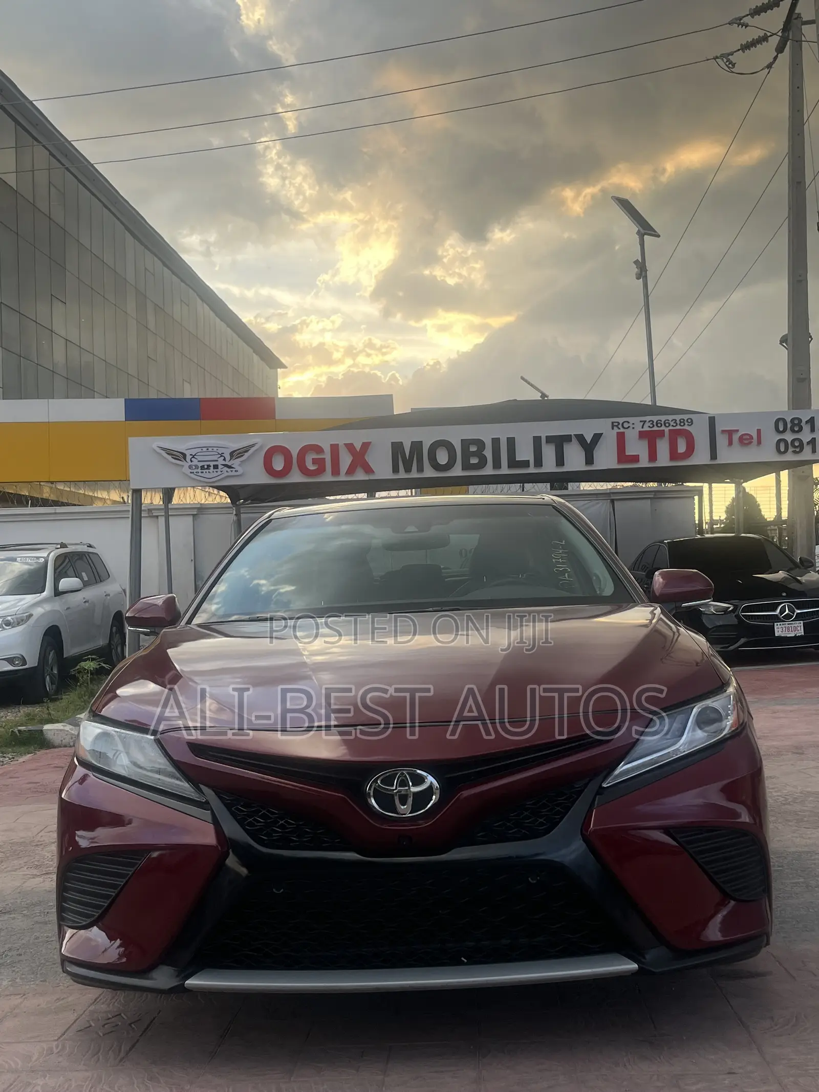 Toyota Camry 2018 Red