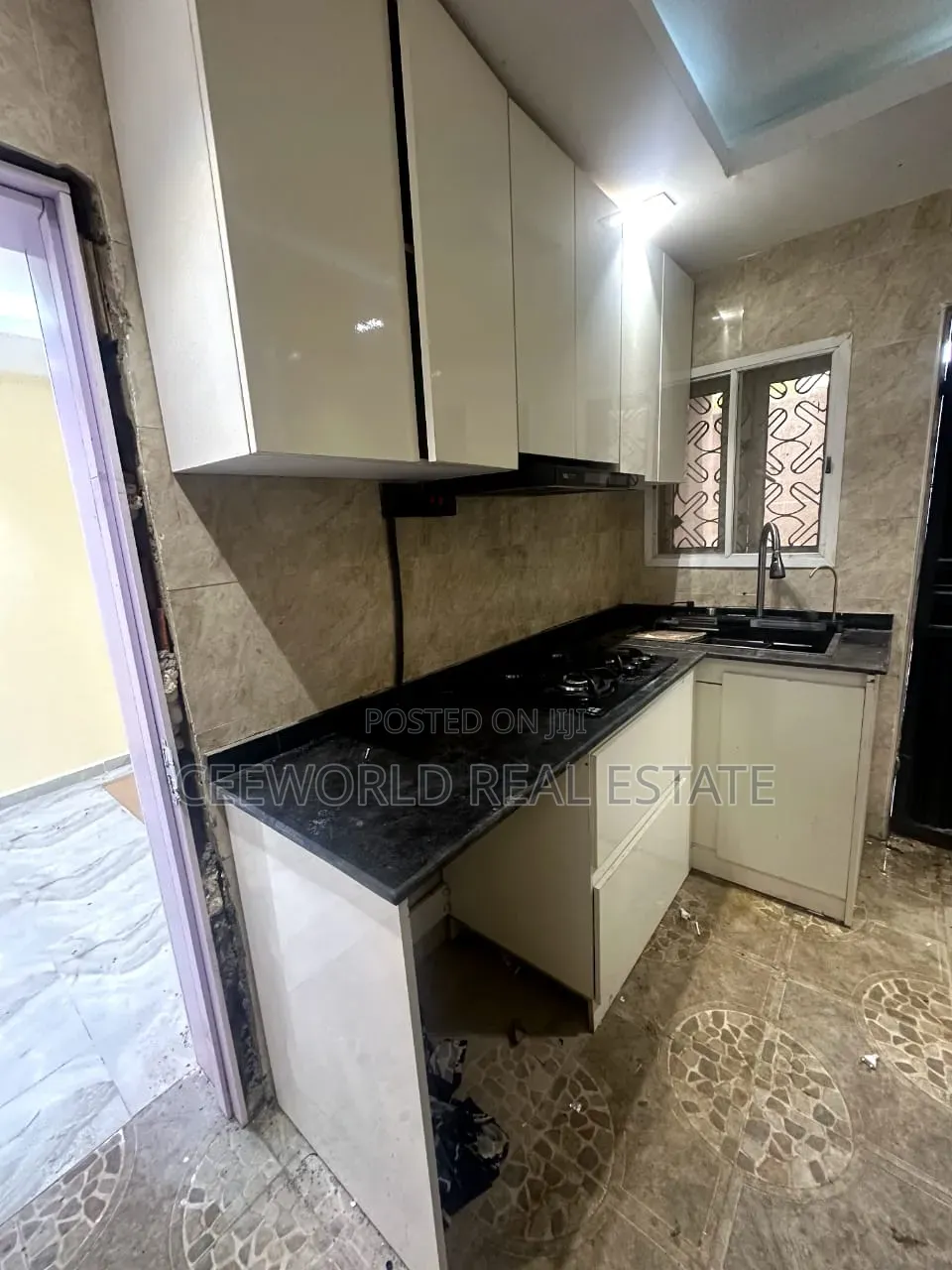 3bdrm Apartment in Joyce B Off Ring for rent