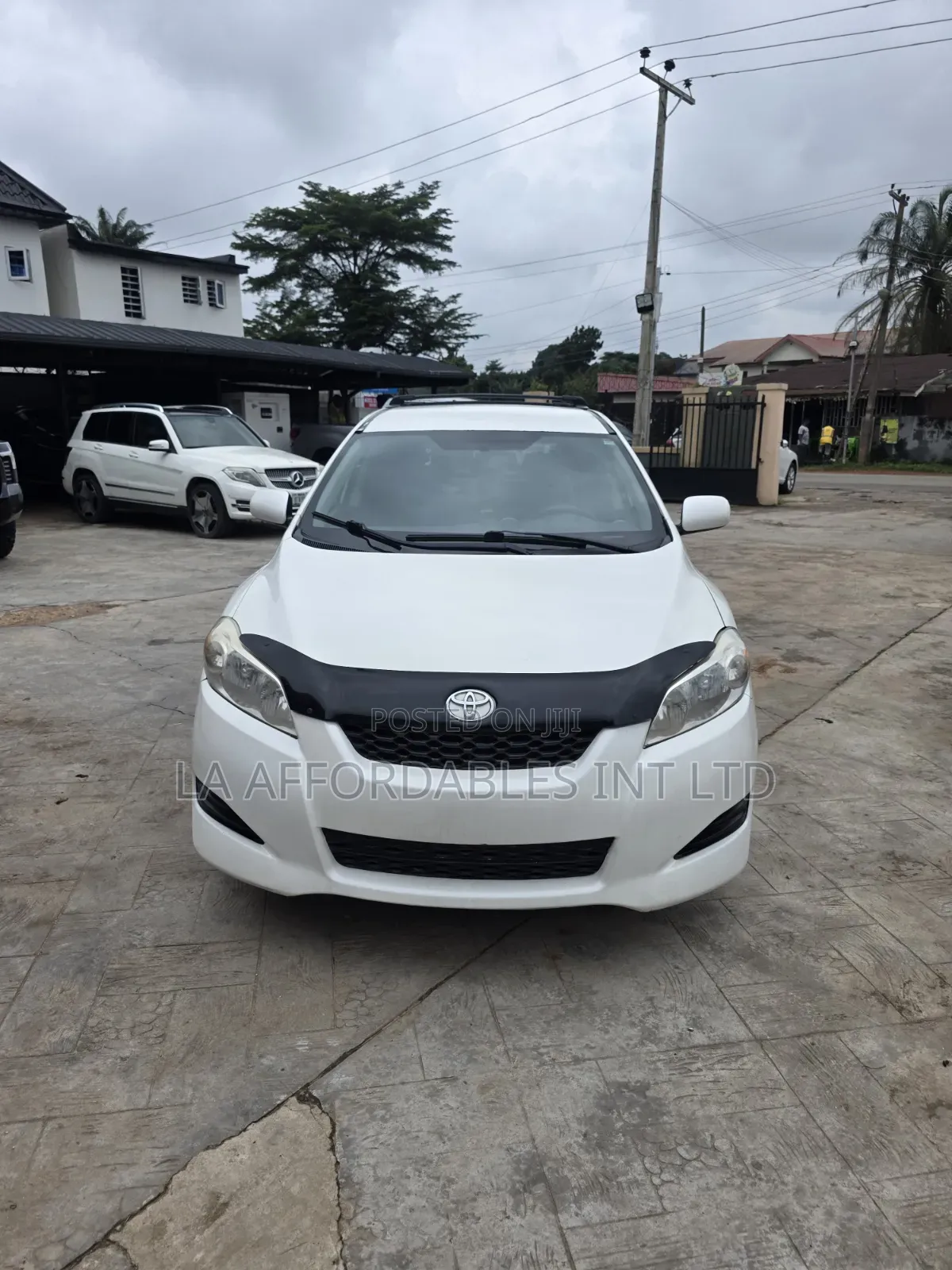 Toyota Matrix S Hatchback AWD (2.4L 4cyl 4A) 2010 White