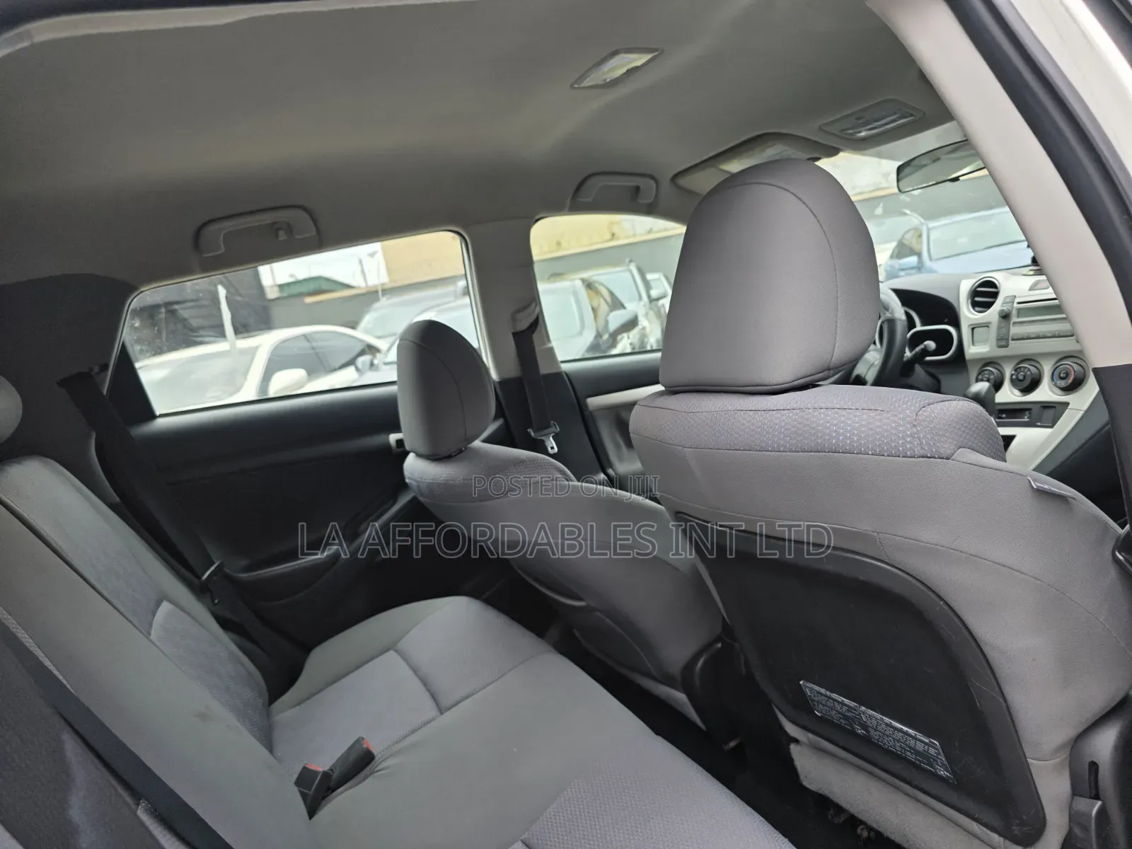 Toyota Matrix S Hatchback AWD (2.4L 4cyl 4A) 2010 White