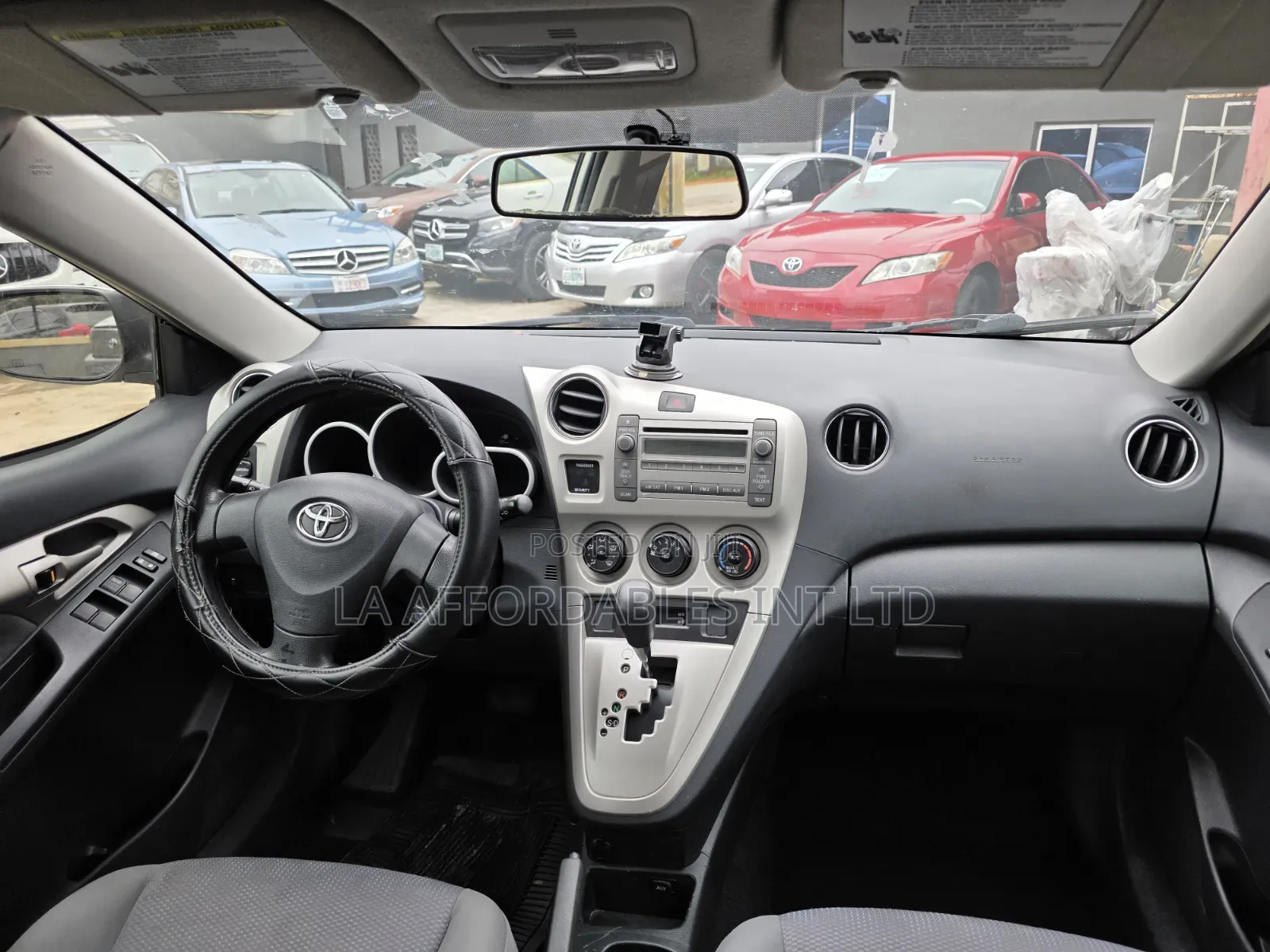 Toyota Matrix S Hatchback AWD (2.4L 4cyl 4A) 2010 White
