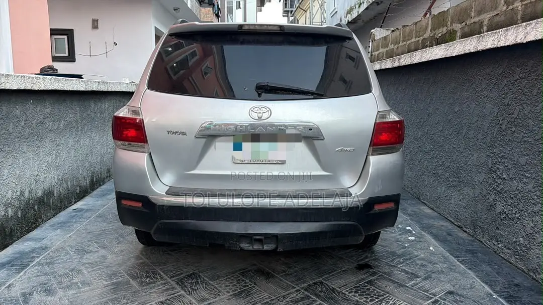 Toyota Highlander Limited 2012 Silver