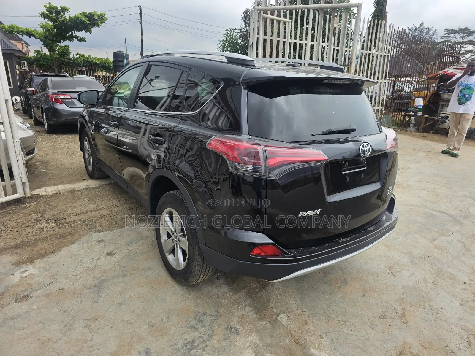 Toyota RAV4 XLE AWD (2.5L 4cyl 6A) 2016 Black