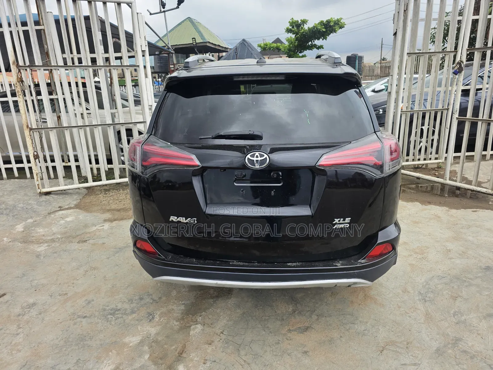 Toyota RAV4 XLE AWD (2.5L 4cyl 6A) 2016 Black