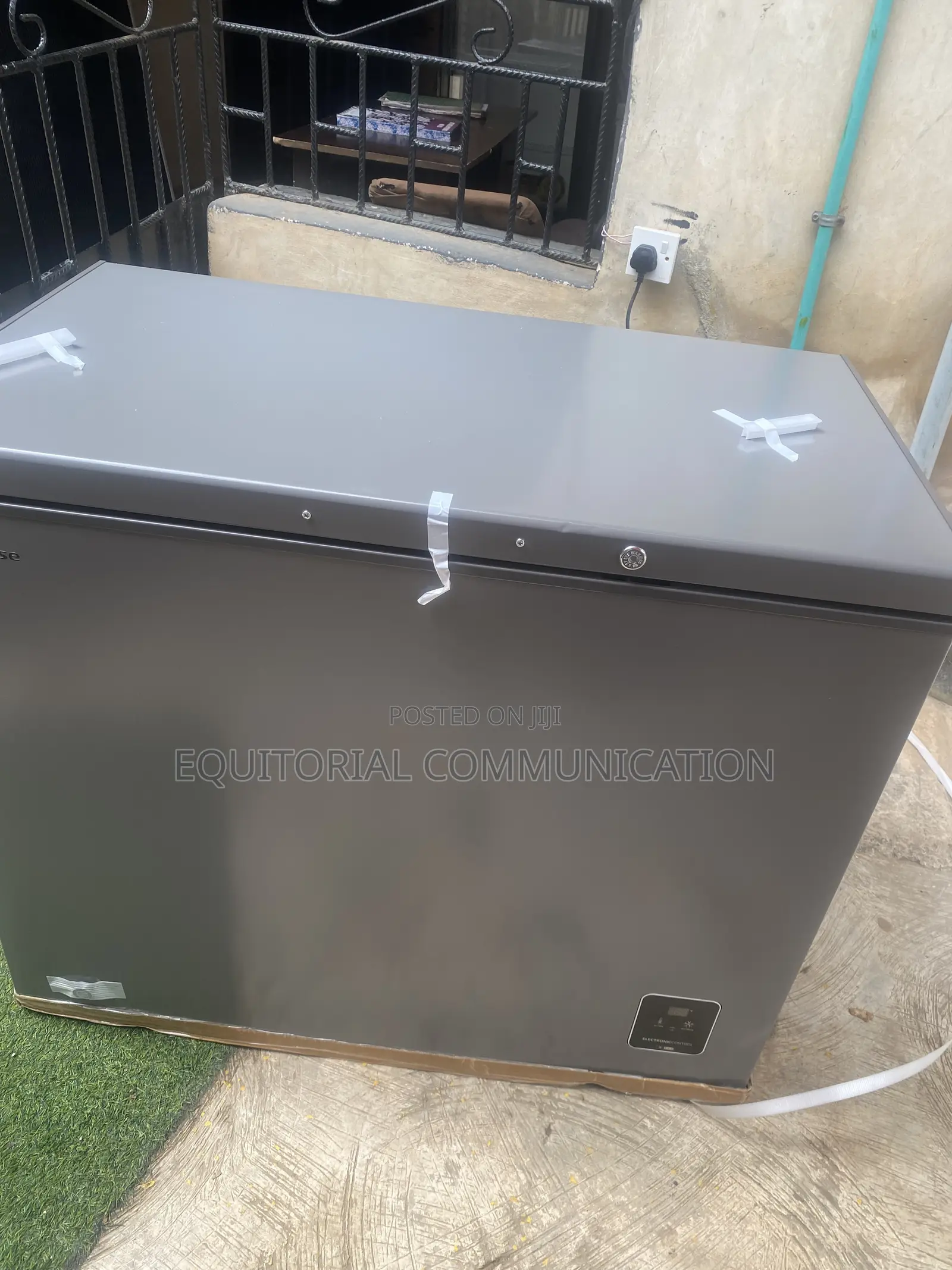 Hisense 250L Chest Freezer Storage Solution FC340SHI Inverter